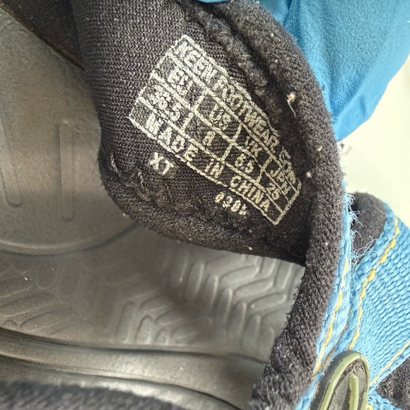 Keen Women’s Black and Light Blue Cross-Strap Sandals - Picture 10 of 10